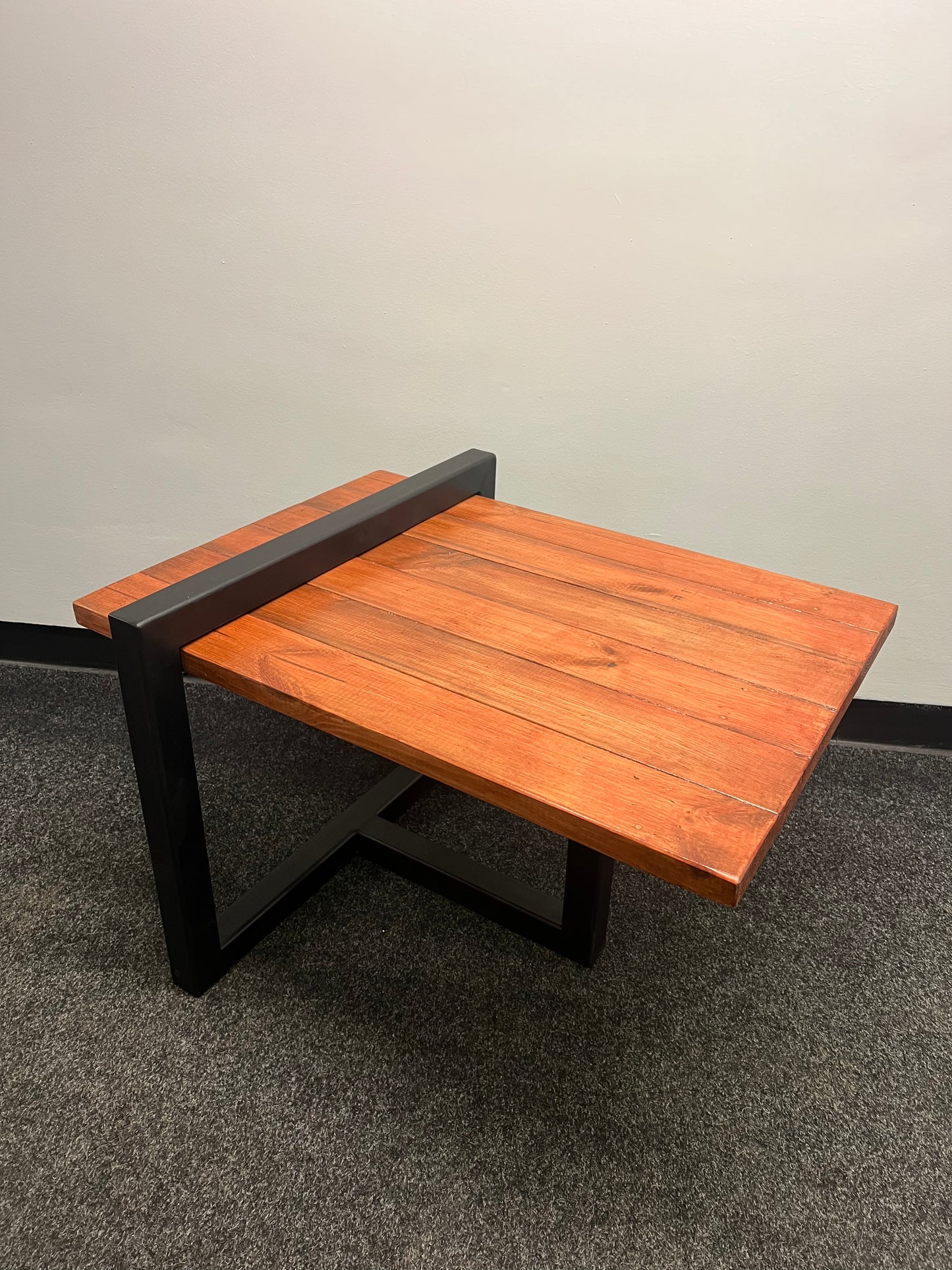 Minimalist Table